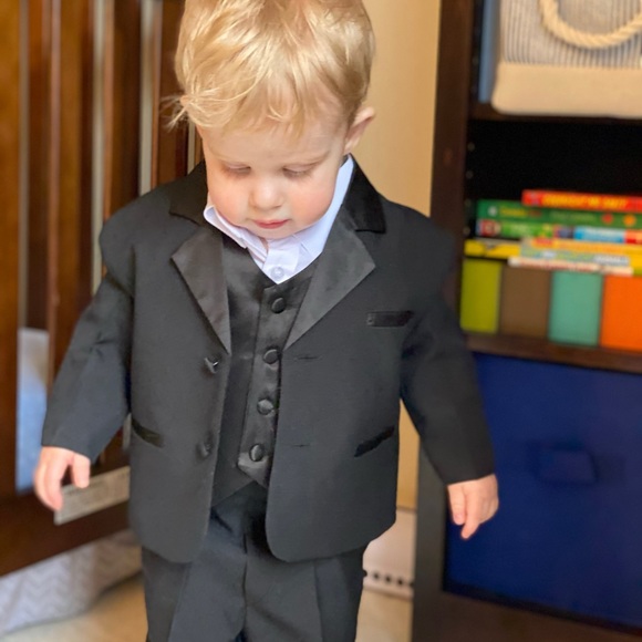 5 Piece Toddler Black Suit - Picture 6 of 16
